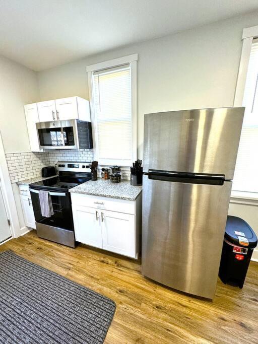 Modern Cozy Unit With King Bed Apartment Wilmington Exterior photo