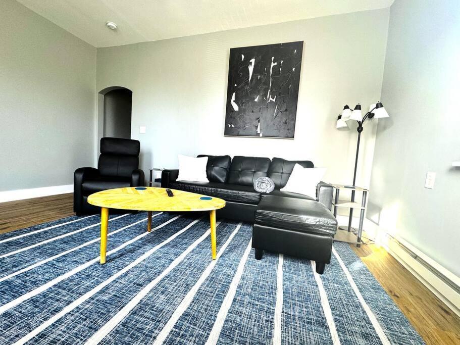 Modern Cozy Unit With King Bed Apartment Wilmington Exterior photo